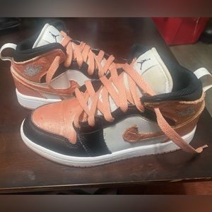 Air Jordan 1 White Light Madder Root